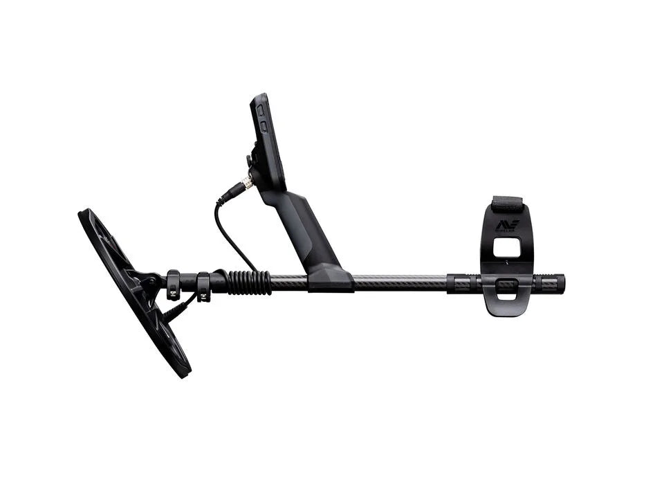 Minelab EQUINOX 900 Multi-IQ Metal Detector w/Pro-Find 20 Pinpointer & Carry Bag