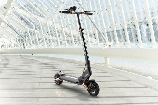Splach-Turbo Plus: Ultra-Smooth Suspension E-Scooter To Propel You Fast.